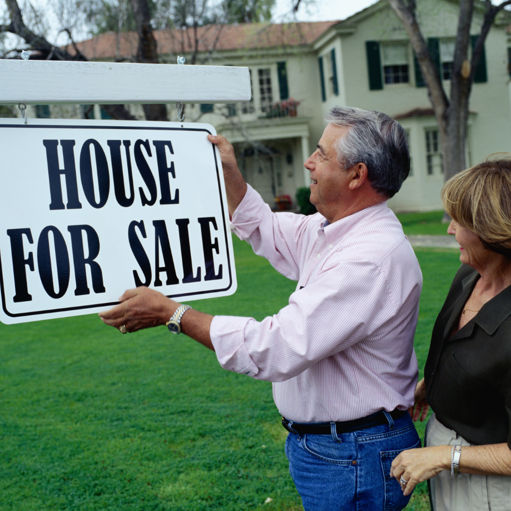 Homeowner Looking for Answers on Selling House Fast for Cash